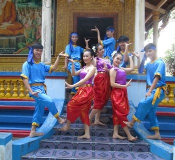 Di sản múa rom vong của người Khmer 2